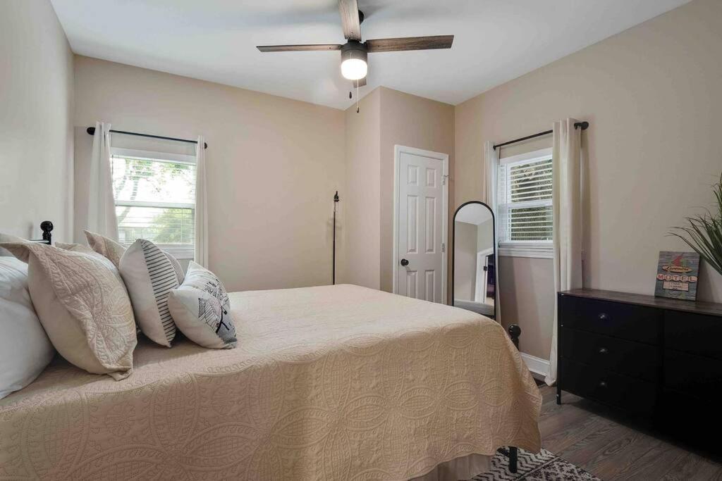Midtown Oasis In The Heart Of Midtown! Villa